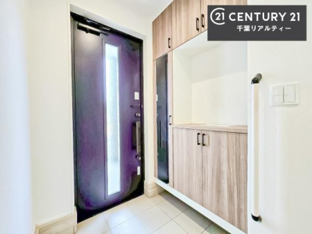 ���� �V���[�Y�{�b�N�X�t���Ȃ̂ŁA���ւ��Еt�����|�������₷���ł��I
�X�b�L���������ւŌ˂��J�����u�ԁA�������̂���S�n������Ԃ��o�}���Ă���܂��B