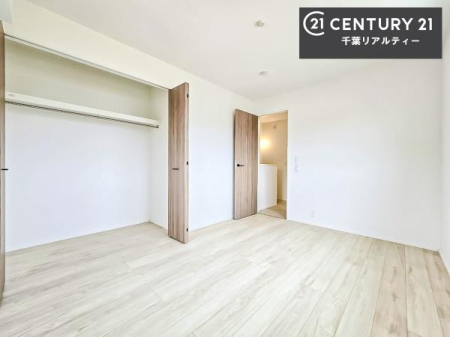 �q������ ���[�X�y�[�X�����Ă��܂��I�������X�b�L�����ڂ��鎖���ł��܂��ˁB
�Ƌ��I�΂Ȃ��V���v���ȃf�U�C���ׁ̈A�Ƌ��I�΂����C�ɓ���̋�ԍ�肪�ł������ł��ˁB