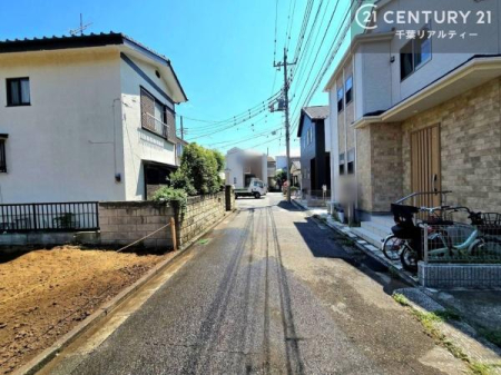 �O�ʓ��H�܂ތ��n�ʐ^ �S�䂭�܂Ō��n����������������悤�A�����ē��̂��p�ӂ������Ă���܂��B���C�y�ɂ��₢���킹�̏�A���z�̕�炵�ւ̈�������i�߂��������I