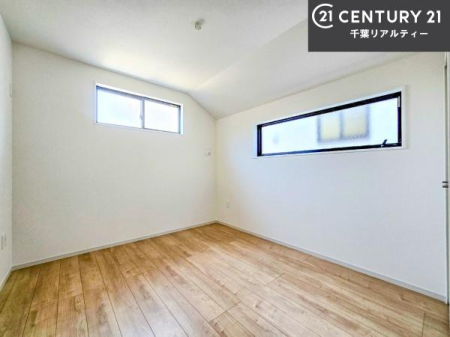 �m�� ���邭���ʂ��̗ǂ������ł��B�u�V���v���v�Ƀf�U�C�����ꂽ�����B���R�x�������̂ŉƋ�⃌�C�A�E�g�ł��D�݂̋�Ԃ�n��グ���܂��B�����x�A���n�ɂĂ��m�F���������B