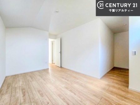 �m�� ���邭���ʂ��̗ǂ������ł��B�u�V���v���v�Ƀf�U�C�����ꂽ�����B���R�x�������̂ŉƋ�⃌�C�A�E�g�ł��D�݂̋�Ԃ�n��グ���܂��B�����x�A���n�ɂĂ��m�F���������B