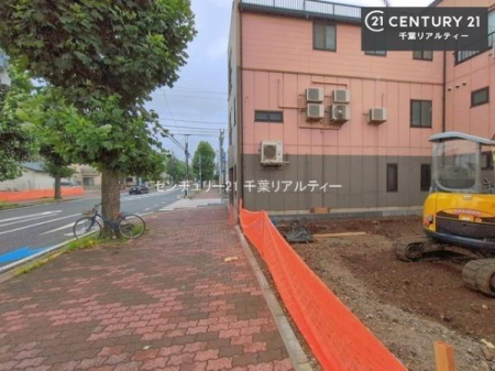 �O�ʓ��H�܂ތ��n�ʐ^ �O�ʓ��H�́A������������S�ł��I�Ԃ��o�₷�����S�I