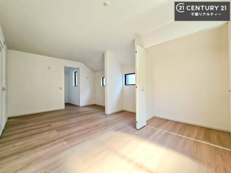 �m�� �V���v���Ƀf�U�C������Ă��邽�߁A�Ƌ��I�т܂���I
���C�ɓ���̉Ƌ��u���Ă��낰���Ԃ���邱�Ƃ��ł��܂��B