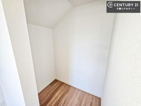 ���[ �E�H�[�N�C���N���[�[�b�g�t���ł��B��������̂��m���Ȃǂ����[���Ă��������ł��ˁI���ɂ���@�������ȂǋG�ߕ��̑傫�ȉƓd�����[�ł��܂��I