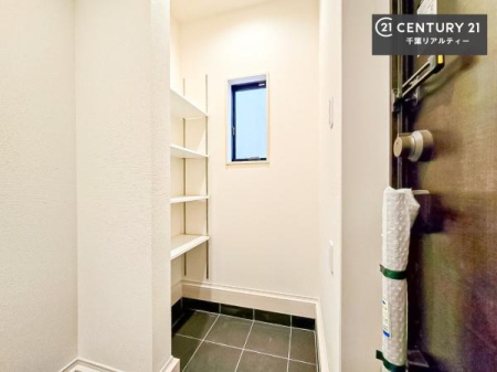 ���[ �V���[�Y�C���N���[�N�t���ł��I�V���[�Y�����łȂ��x�r�[�J�[��܂��ݎ��]�ԁA�A�E�g�h�A�p�i���X�b�L���ƕЕt�����܂��I