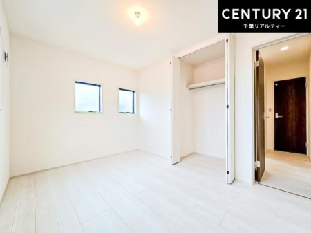 �q������ ���[�X�y�[�X�����Ă��܂��I�������X�b�L�����ڂ��鎖���ł��܂��ˁB
�Ƌ��I�΂Ȃ��V���v���ȃf�U�C���ׁ̈A�Ƌ��I�΂����C�ɓ���̋�ԍ�肪�ł������ł��ˁB