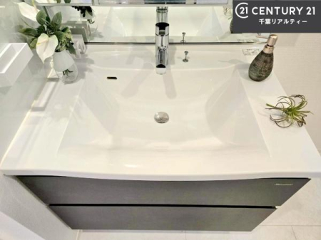 ���ʑ�E���ʏ� �[�����ʑ�{�E���́A�������˂ɂ����̂ł�����ꂪ�y�X�I���������ۂĂ܂��I
�L���C�Ȑ��ʏ��Ŏ��������̃��`�x�[�V�������オ��܂��ˁI