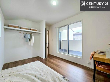 �m�� �o���R�j�[�ɖʂ��Ă���m���ł��B���邭�����肪����A���C����������ł��܂��I���N���āA�O�ɏo�Ĕw�L�т����[�ċz�����ǂ������}������邱�Ƃ��ł��܂��B