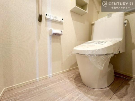 �g�C�� �y���n�̔���J�Ò��z�������֍��ɂ��A�~��͕֍����g�����ł���̂ŗ₽���֍��ɍ��炸�ɍςފ������d�l�ł��I�V���v���ȃJ���[����Ƃ��Ă���̂ŁA������ꂪ���₷���ł��B