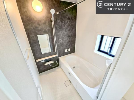 ���� �������������l�̕��͋C�̃o�X���[���́A�����o�Ă��ăo�X�^�C�����[���I
���d���撣���Ă��邲�J���ɂ��D�݂̍���̓����܂����āA�y����ł݂Ă͂������ł��傤���H