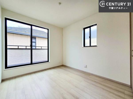 �m�� �o���R�j�[�ɖʂ��Ă���m���ł��B���邭�����肪����A���C����������ł��܂��I���N���āA�O�ɏo�Ĕw�L�т����[�ċz�����ǂ������}������邱�Ƃ��ł��܂��B