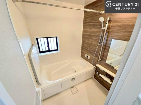 ���� �������������l�̕��͋C�̃o�X���[���́A�����o�Ă��ăo�X�^�C�����[���I
���d���撣���Ă��邲�J���ɂ��D�݂̍���̓����܂����āA�y����ł݂Ă͂������ł��傤���H