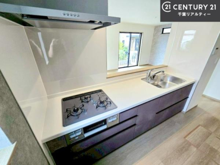 �L�b�`�� ��Ƃ肠�钲���X�y�[�X�ō�Ƃ����₷�����K�ȃL�b�`���ł��I
���q�l�ƈꏏ�ɂ��َq������y���߂�L�X�X�y�[�X�ł��B�y�����������ԂɂȂ肻���ł��ˁI