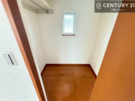 ���[ �E�H�[�N�C���N���[�[�b�g�t���ł��B��������̂��m���Ȃǂ����[���Ă��������ł��ˁI���ɂ���@�������ȂǋG�ߕ��̑傫�ȉƓd�����[�ł��܂��I