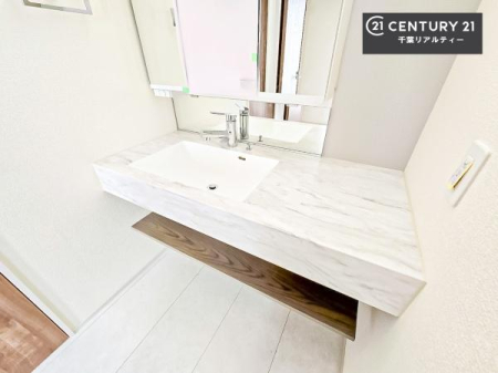 ���ʑ�E���ʏ� �[�����ʑ�{�E���́A�������˂ɂ����̂ł�����ꂪ�y�X�I���������ۂĂ܂��I
�L���C�Ȑ��ʏ��Ŏ��������̃��`�x�[�V�������オ��܂��ˁI