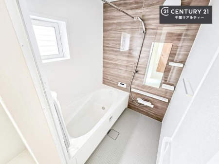 ���� �������������l�̕��͋C�̃o�X���[���́A�����o�Ă��ăo�X�^�C�����[���I
���d���撣���Ă��邲�J���ɂ��D�݂̍���̓����܂����āA�y����ł݂Ă͂������ł��傤���H
