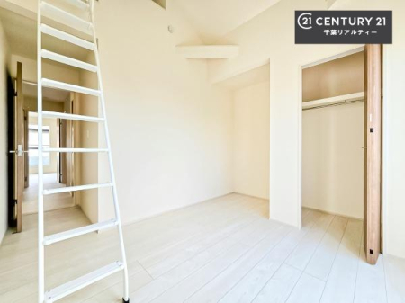 �m�� �V���v���Ƀf�U�C������Ă��邽�߁A�Ƌ��I�т܂���I
���C�ɓ���̉Ƌ��u���Ă��낰���Ԃ���邱�Ƃ��ł��܂��B
