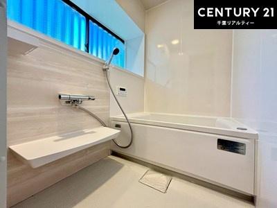 ���� �������������l�̕��͋C�̃o�X���[���́A�����o�Ă��ăo�X�^�C�����[���I
���d���撣���Ă��邲�J���ɂ��D�݂̍���̓����܂����āA�y����ł݂Ă͂������ł��傤���H
