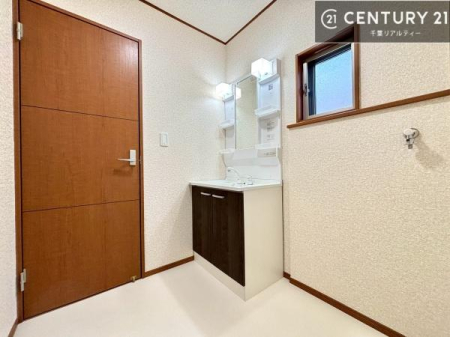 ���ʑ�E���ʏ� �g�Ȃ�𐮂�����ʏ��́A���������厖�ł��I������̐������̂��镵�͋C�����o�I�C�����悭���g�����������܂��B
