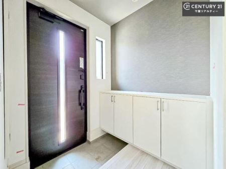 ���� �V���[�Y�{�b�N�X�t���Ȃ̂ŁA���ւ��Еt�����|�������₷���ł��I
�X�b�L���������ւŌ˂��J�����u�ԁA�������̂���S�n������Ԃ��o�}���Ă���܂��B