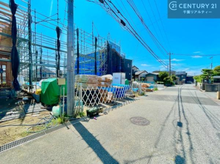 �O�ʓ��H�܂ތ��n�ʐ^ �S�䂭�܂Ō��n����������������悤�A�����ē��̂��p�ӂ������Ă���܂��B���C�y�ɂ��₢���킹�̏�A���z�̕�炵�ւ̈�������i�߂��������I