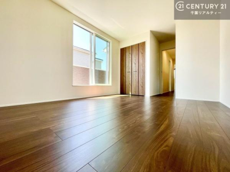 �Q�� �D���������������ޗm���́A���̖ڊo�߂��C�������ǂ������ł��ˁB���������Ԃ��������Ɖ߂������Ƃ��ł��܂��B�D�����F�����̃t���[�����O���ǂ�ȉƋ�ɂ��}�b�`���܂��I