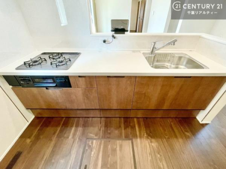 �L�b�`�� ��Ƃ����₷���V�X�e���L�b�`���ł��I���[���t���Ă���̂ŁA�����X�y�[�X�ɕ���u���Ȃ��čς݂܂��I
�L�X�g���āA���K�ɍ�Ƃ��ł��܂��I