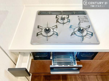 �L�b�`�� �R�����͎O������̂ł������̓����i�s���ł��܂��B
�������O�����t���ł��B�����X�y�[�X���L�X���Ă���׍�Ƃ����₷���I�g�����肪�ǂ��V�X�e���L�b�`���ł��I