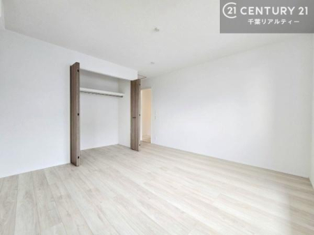 ���r���O�ȊO�̋��� ���[�X�y�[�X���[���I�������X�b�L�����ڂ��鎖���ł��܂��ˁB
�Ƌ��I�΂Ȃ��V���v���ȃf�U�C���ׁ̈A�Ƌ��I�΂����C�ɓ���̋�ԍ�肪�ł������ł��ˁB