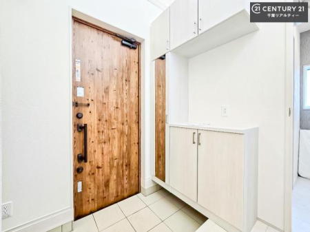 ���� �V���[�Y�{�b�N�X�t���Ȃ̂ŁA���ւ��Еt�����|�������₷���ł��I
�X�b�L���������ւŌ˂��J�����u�ԁA�������̂���S�n������Ԃ��o�}���Ă���܂��B