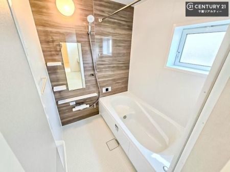 ���� �������������l�̕��͋C�̃o�X���[���́A�����o�Ă��ăo�X�^�C�����[���I
���d���撣���Ă��邲�J���ɂ��D�݂̍���̓����܂����āA�y����ł݂Ă͂������ł��傤���H