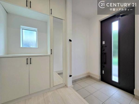 ���� �V���[�Y�{�b�N�X�t���Ȃ̂ŁA���ւ��Еt�����|�������₷���ł��I
�X�b�L���������ւŌ˂��J�����u�ԁA�������̂���S�n������Ԃ��o�}���Ă���܂��B