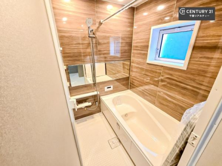 ���� �������������l�̕��͋C�̃o�X���[���́A�����o�Ă��ăo�X�^�C�����[���I
���d���撣���Ă��邲�J���ɂ��D�݂̍���̓����܂����āA�y����ł݂Ă͂������ł��傤���H