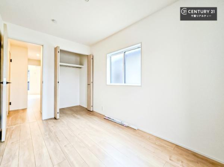 �q������ ���[�X�y�[�X�����Ă��܂��I�������X�b�L�����ڂ��鎖���ł��܂��ˁB
�Ƌ��I�΂Ȃ��V���v���ȃf�U�C���ׁ̈A�Ƌ��I�΂����C�ɓ���̋�ԍ�肪�ł������ł��ˁB