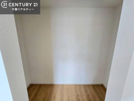 ���[ �E�H�[�N�C���N���[�[�b�g�t���ł��B��������̂��m���Ȃǂ����[���Ă��������ł��ˁI���ɂ���@�������ȂǋG�ߕ��̑傫�ȉƓd�����[�ł��܂��I