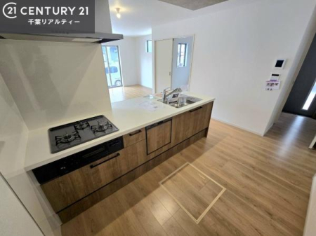 �L�b�`�� ��Ƃ肠�钲���X�y�[�X�ō�Ƃ����₷�����K�ȃL�b�`���ł��I
���q�l�ƈꏏ�ɂ��َq������y���߂�L�X�X�y�[�X�ł��B�y�����������ԂɂȂ肻���ł��ˁI