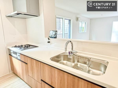 �L�b�`�� ���[�X�y�[�X���L�x�ŁA�����X�y�[�X���X�b�L���ƕЕt���Ђ�`�����p�ł��܂��I
���K�ɍ�Ƃ��ł��A�Ǝ��̌����A�b�v�I�����̗���������܂��I