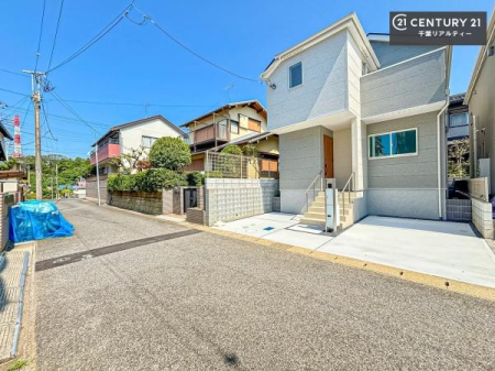�O�ʓ��H�܂ތ��n�ʐ^ �S�䂭�܂Ō��n����������������悤�A�����ē��̂��p�ӂ������Ă���܂��B���C�y�ɂ��₢���킹�̏�A���z�̕�炵�ւ̈�������i�߂��������I