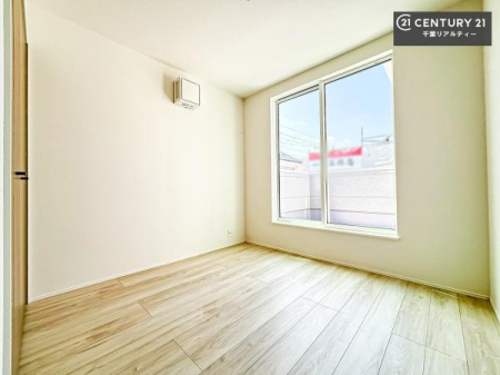 �m�� �o���R�j�[�ɖʂ��Ă���m���ł��B���邭�����肪����A���C����������ł��܂��I���N���āA�O�ɏo�Ĕw�L�т����[�ċz�����ǂ������}������邱�Ƃ��ł��܂��B