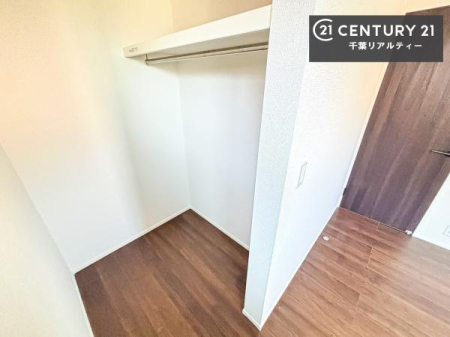 ���[ �E�H�[�N�C���N���[�[�b�g�t���ł��B��������̂��m���Ȃǂ����[���Ă��������ł��ˁI���ɂ���@�������ȂǋG�ߕ��̑傫�ȉƓd�����[�ł��܂��I