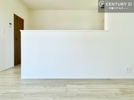 �L�b�`�� ��l�C�̑Ζʎ��V�X�e���L�b�`�����̗p���Ă��܂��I���Ƒ��̃R�~���j�P�[�V���������R�Ƒ�����݌v�ł��B
���q�l�ɂ��ڂ��͂��̂Ŋ������ł��ˁI�L�X�g���ĉ��K�ō�Ƃ��i�݂܂��B