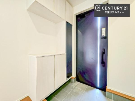���� �V���[�Y�{�b�N�X�t���Ȃ̂ŁA���ւ��Еt�����|�������₷���ł��I
�X�b�L���������ւŌ˂��J�����u�ԁA�������̂���S�n������Ԃ��o�}���Ă���܂��B