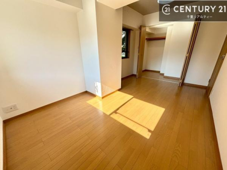 �q������ ���[�X�y�[�X�����Ă��܂��I�������X�b�L�����ڂ��鎖���ł��܂��ˁB
�Ƌ��I�΂Ȃ��V���v���ȃf�U�C���ׁ̈A�Ƌ��I�΂����C�ɓ���̋�ԍ�肪�ł������ł��ˁB