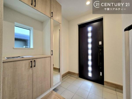 ���� �V���[�Y�{�b�N�X�t���Ȃ̂ŁA���ւ��Еt�����|�������₷���ł��I
�X�b�L���������ւŌ˂��J�����u�ԁA�������̂���S�n������Ԃ��o�}���Ă���܂��B