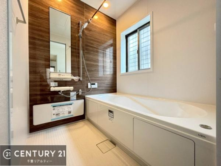 ���� �������������l�̕��͋C�̃o�X���[���́A�����o�Ă��ăo�X�^�C�����[���I
���d���撣���Ă��邲�J���ɂ��D�݂̍���̓����܂����āA�y����ł݂Ă͂������ł��傤���H