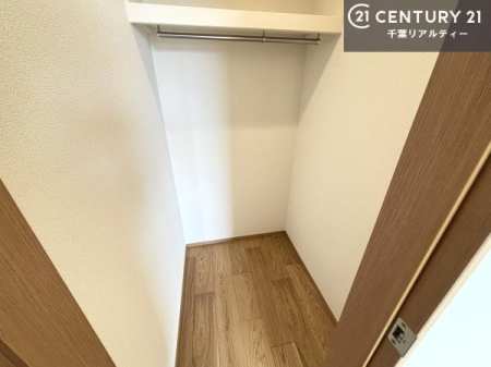 ���[ �E�H�[�N�C���N���[�[�b�g�t���ł��B��������̂��m���Ȃǂ����[���Ă��������ł��ˁI���ɂ���@�������ȂǋG�ߕ��̑傫�ȉƓd�����[�ł��܂��I