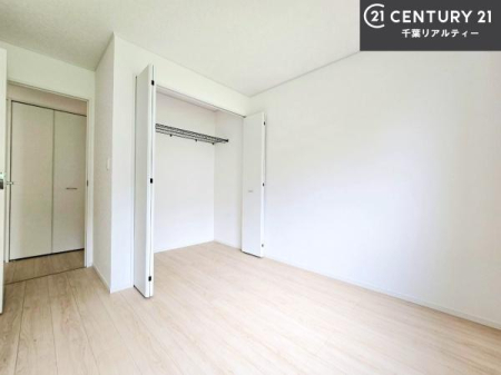�Q�� �V���v���Ƀf�U�C������Ă��邽�߁A�Ƌ��I�т܂���I
���C�ɓ���̉Ƌ��u���Ă��낰���Ԃ���邱�Ƃ��ł��܂��B
