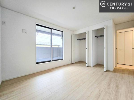 �m�� �o���R�j�[�ɖʂ��Ă���m���ł��B���邭�����肪����A���C����������ł��܂��I���N���āA�O�ɏo�Ĕw�L�т����[�ċz�����ǂ������}������邱�Ƃ��ł��܂��B