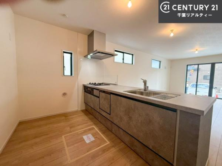 �L�b�`�� ��Ƃ����₷���V�X�e���L�b�`���ł��I���[���t���Ă���̂ŁA�����X�y�[�X�ɕ���u���Ȃ��čς݂܂��I
�L�X�g���āA���K�ɍ�Ƃ��ł��܂��I