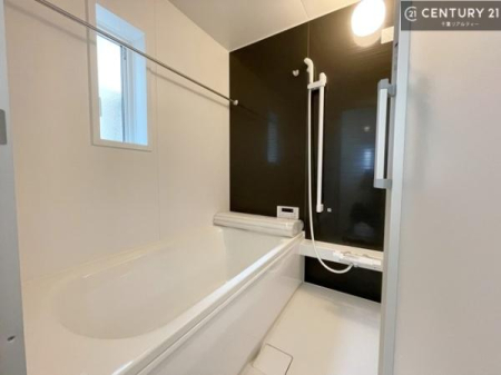 ���� �������������l�̕��͋C�̃o�X���[���́A�����o�Ă��ăo�X�^�C�����[���I
���d���撣���Ă��邲�J���ɂ��D�݂̍���̓����܂����āA�y����ł݂Ă͂������ł��傤���H